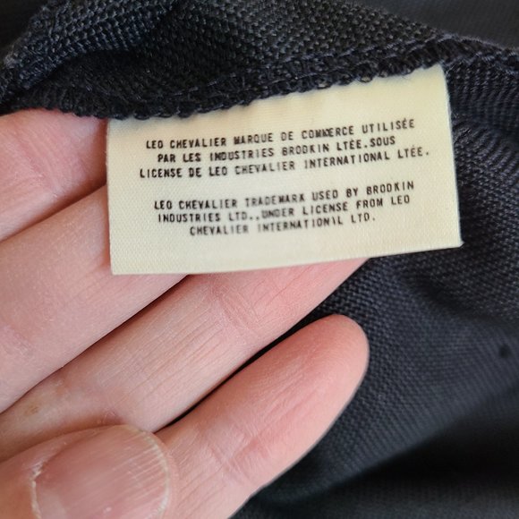 Elegant Black Dress with White Accents - Picture 9 of 13